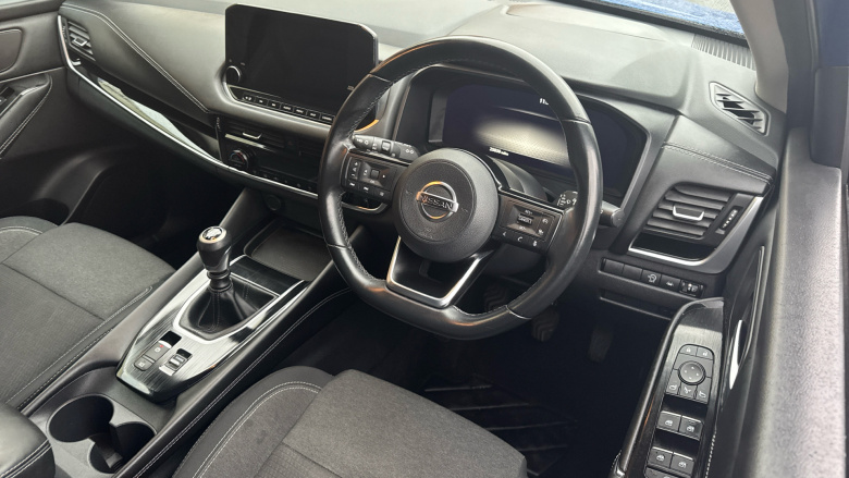 Nissan Qashqai 1.3 DiG-T MH N-Connecta 5dr Petrol Hatchback